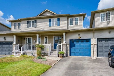 Townhouse sold at 64 Admiral Crescent, Essa, Ontario, L0M 1B4 - Angus - MLS: N4537970