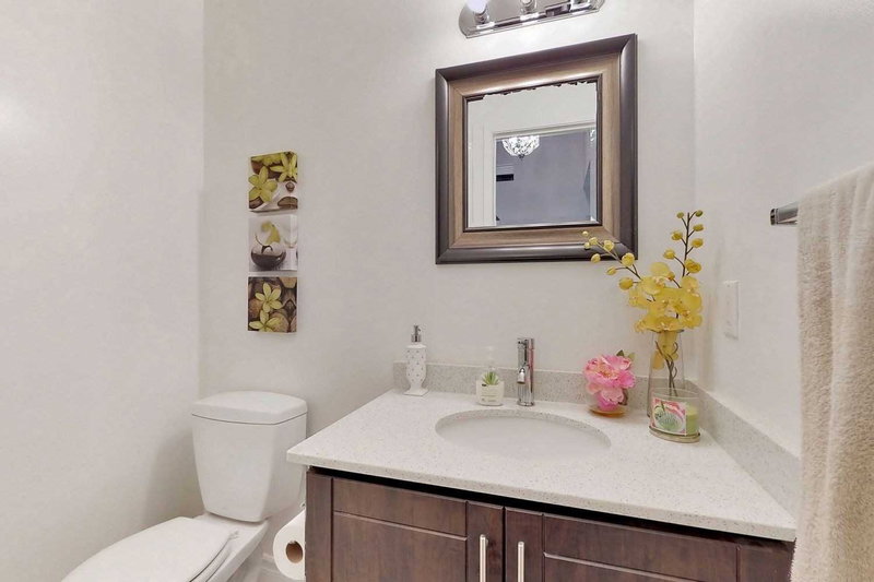 81 Stirling Cres, Markham, L3R7J8 | Image 3