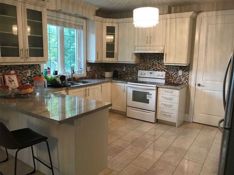 2 Stonebridge Dr, Markham, L6C2C3 | Image 3