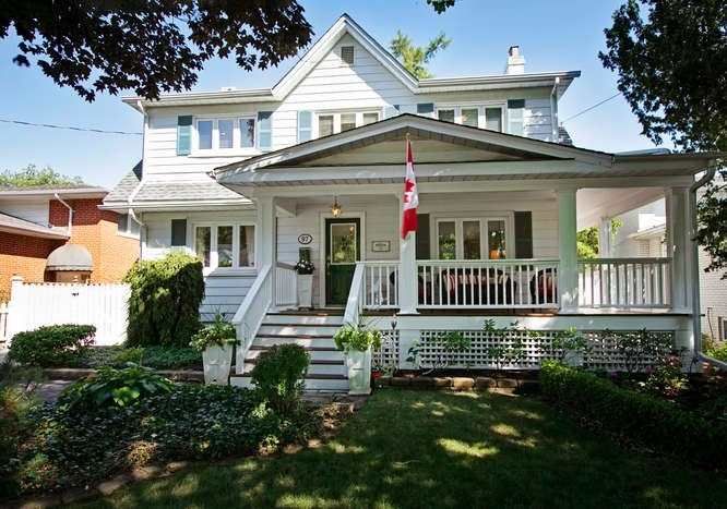 97 Centre St E, Richmond Hill, L4C1A3 | Image 2