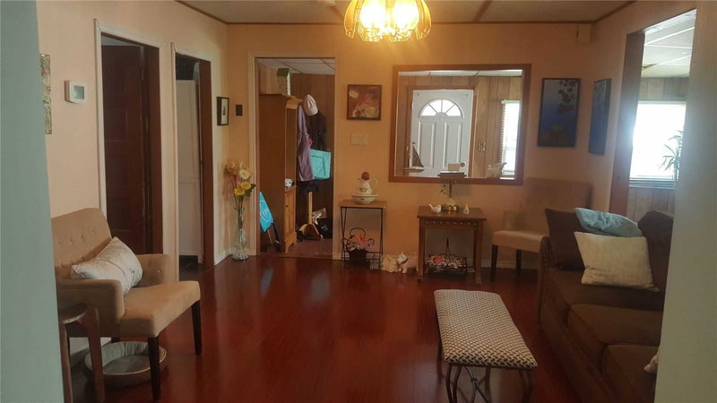 54 Farley Circ, Georgina, L0E1S0 | Image 3