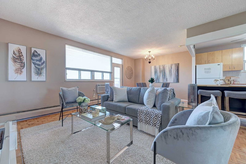 508 - 67 Richmond St, Richmond Hill, L4C3Y3 | Image 2