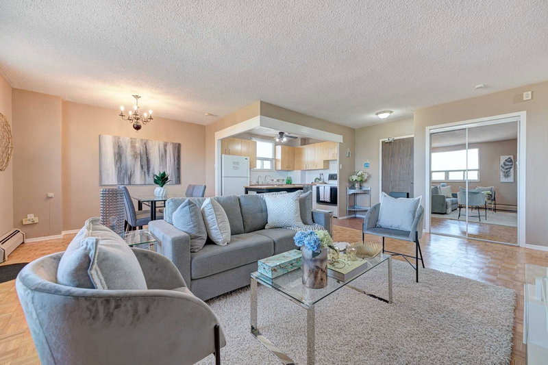 508 - 67 Richmond St, Richmond Hill, L4C3Y3 | Image 3