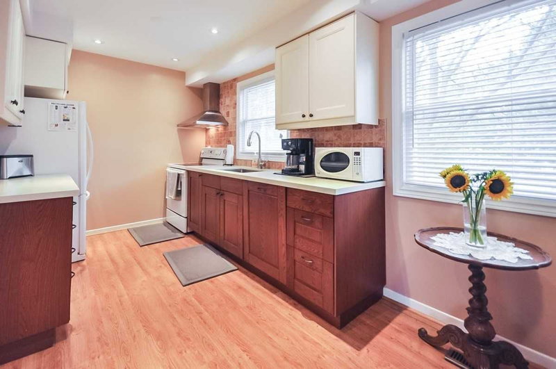 42 Windsor Court Rd, Markham, L3T4Y2 | Image 2