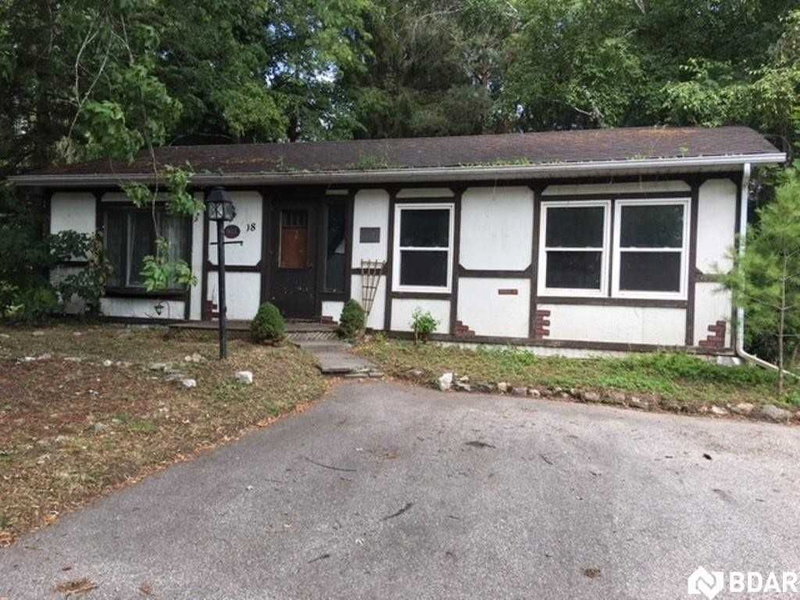 18 Cherrywood Lane, Innisfil, L9S 1M6 | Image 2