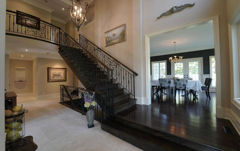 19 Wolf Run Crt, Whitchurch-Stouffville, L4A 2L4 | Image 3