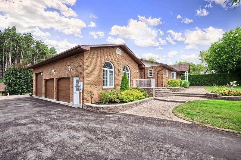 1 Lormik Dr, Uxbridge, L9P | Image 2