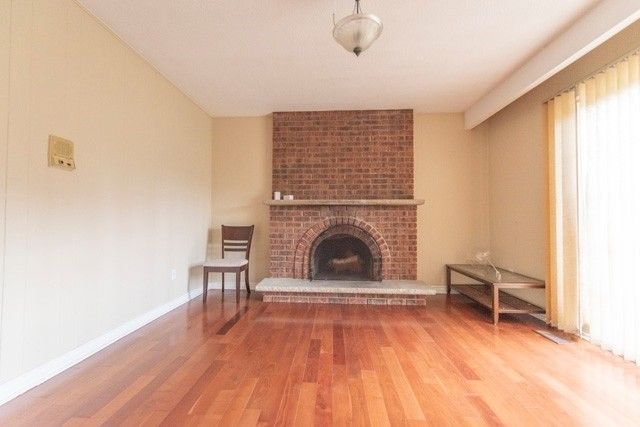 6 Simsbury Crt, Markham, L3R3G7 | Image 2