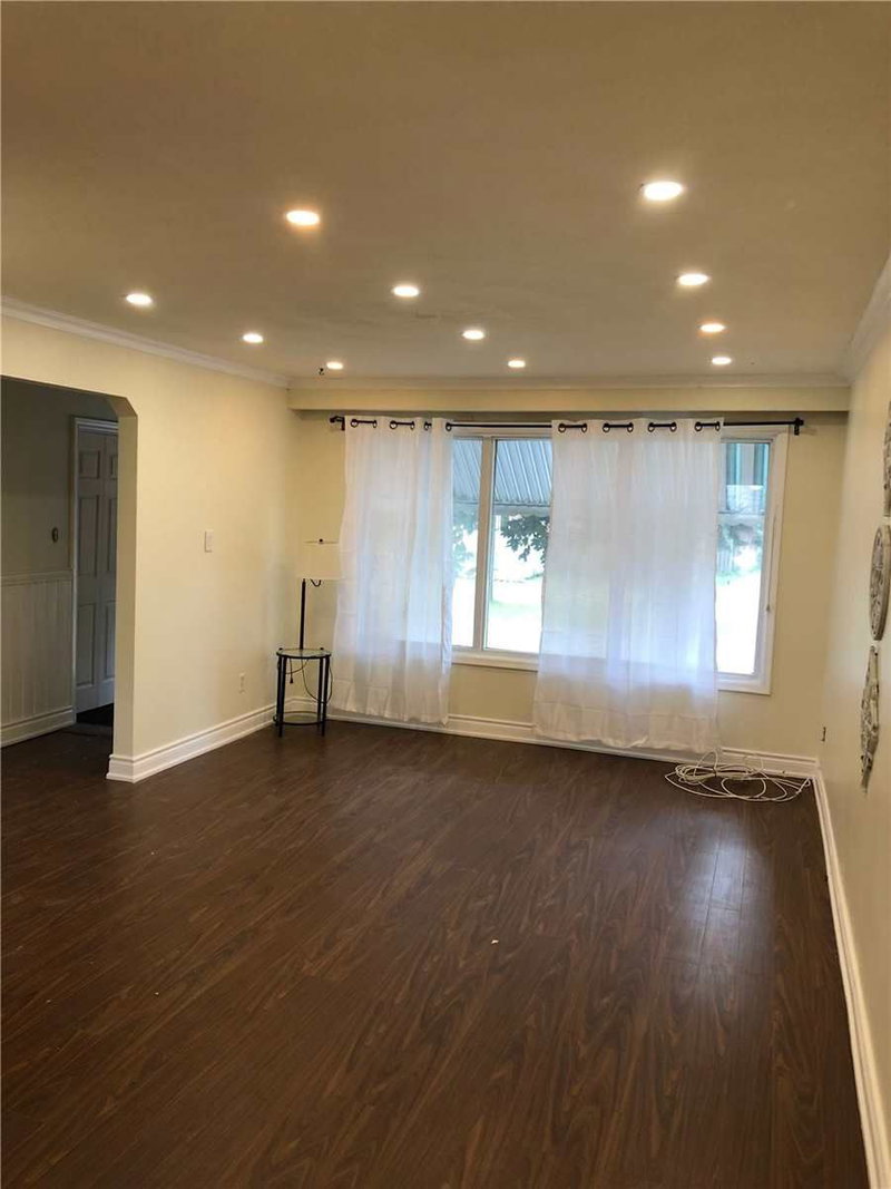 389 Becker Rd, Richmond Hill, L4C2S3 | Image 2