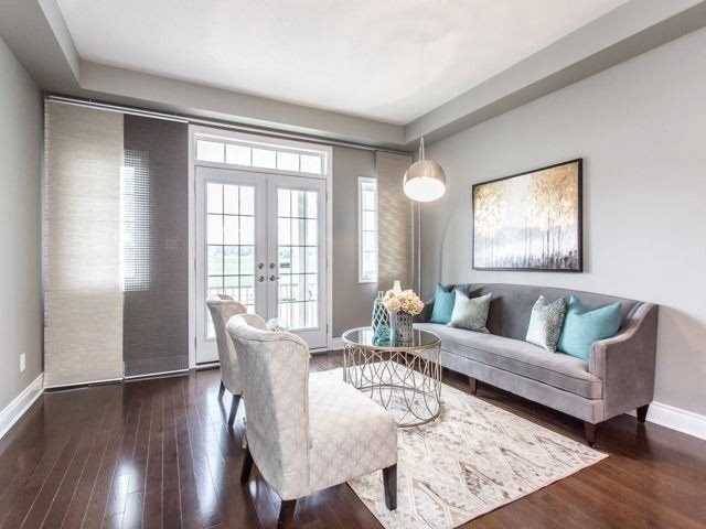 939 Memorial Circ, Newmarket, L3X0B5 | Image 3