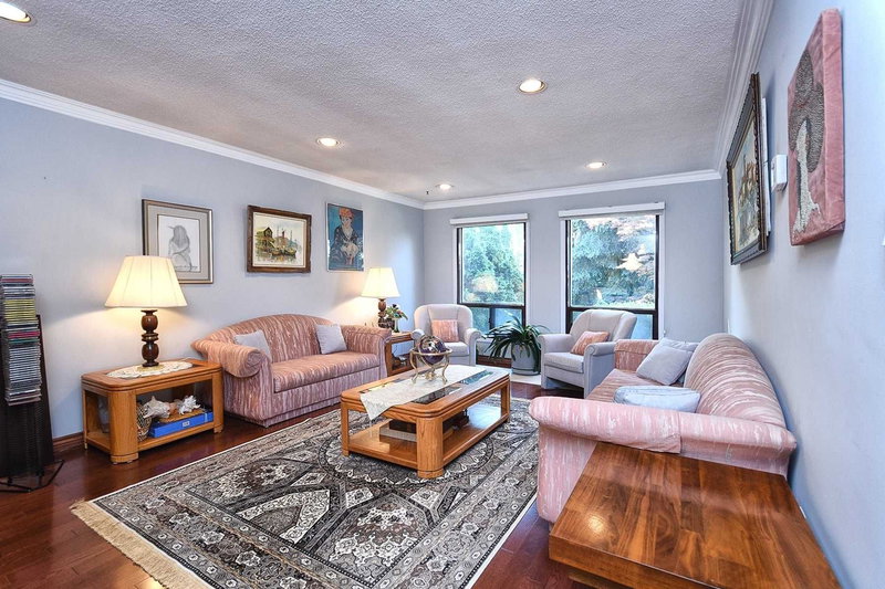 12 Granada Crt, Markham, L3T4V4 | Image 2