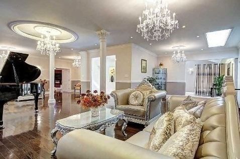 8 Ridgewood Dr, Richmond Hill, L4E3M1 | Image 3