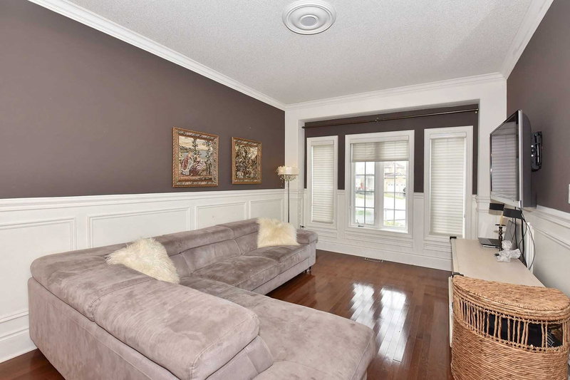 1194 Mitchell Crt, Innisfil, L9S5A5 | Image 3