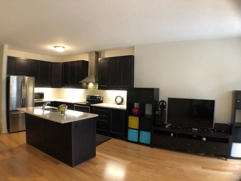 92 Radial Dr, Aurora, L4G0Z8 | Image 2