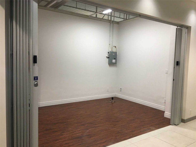 213 - 7181 Yonge St, Markham, L3T0C7 | Image 2