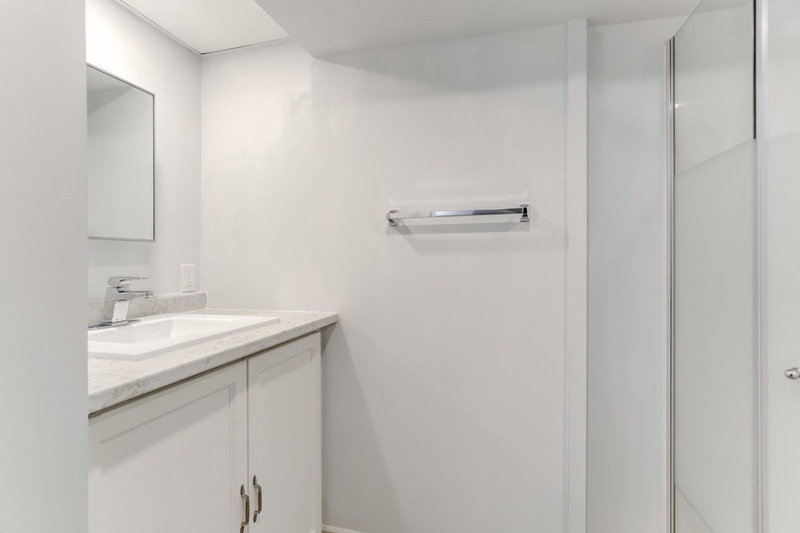 Lower - 139 Felix Rd, Richmond Hill, L4C3M4 | Image 3