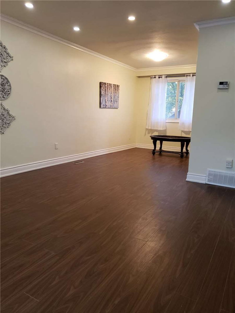 389 Becker Rd, Richmond Hill, L4C2S3 | Image 2