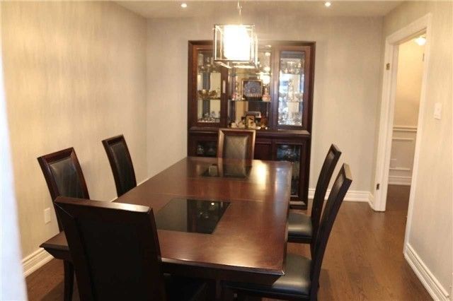 104 Houseman Cres, Richmond Hill, L4C7S5 | Image 3