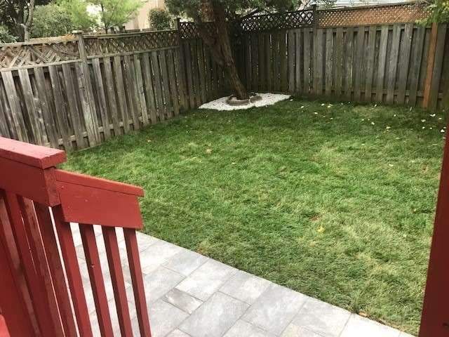 23 Bluesky Cres, Richmond Hill, L4C8J1 | Image 3