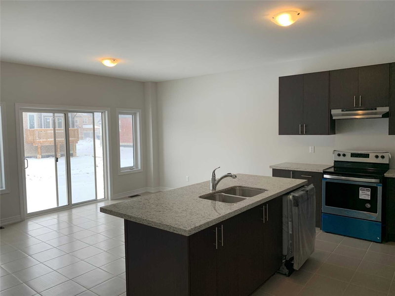 977 Larter St, Innisfil, L9S 0J9 | Image 3