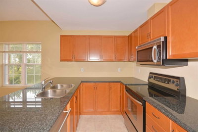 Condo leased at Ph3-35 Hunt Avenue, Richmond Hill, Ontario, L4C4H1 - Mill Pond - MLS: N4598766