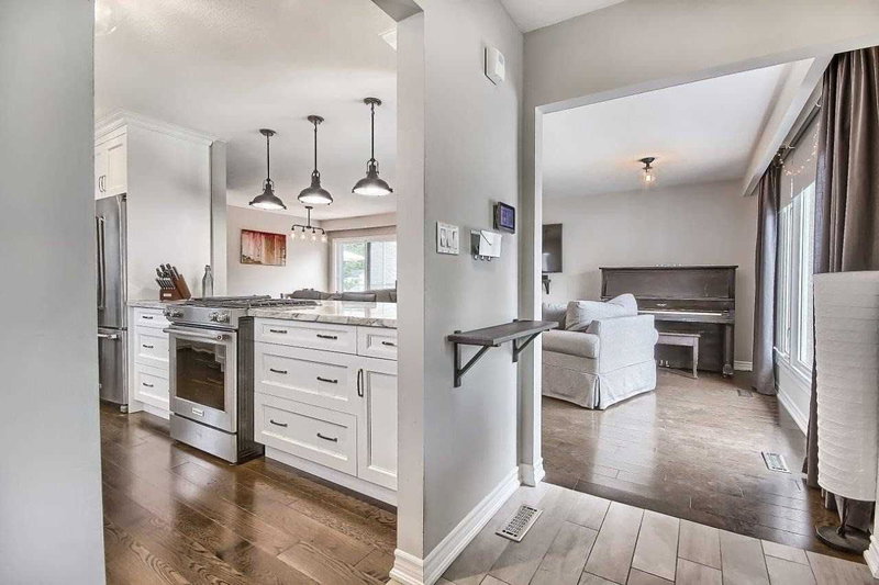 42 Mitchell Ave, New Tecumseth, L9R1C2 | Image 3