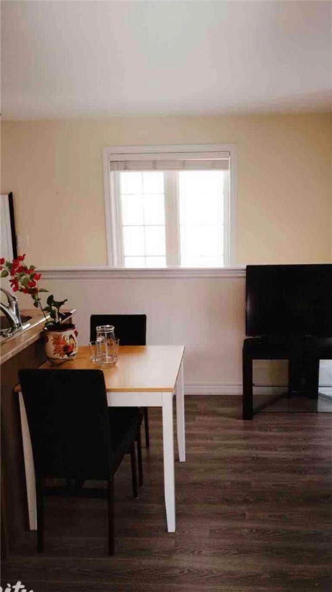 14 Duncan Rd, Markham, L6B 0T4 | Image 3