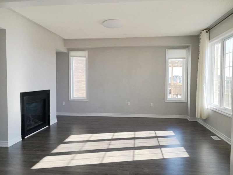 137 Brookview Dr, Bradford West Gwillimbury, L3Z0R9 | Image 3