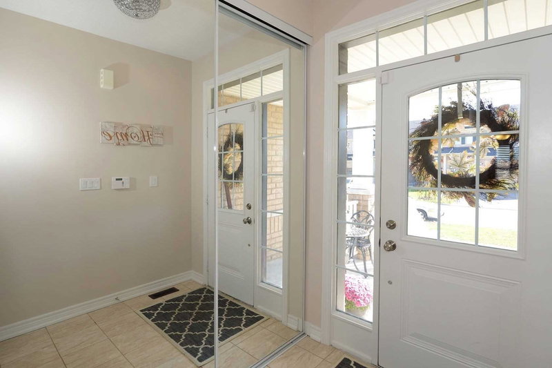 40 Sharpe Cres, New Tecumseth, L0G1W0 | Image 3