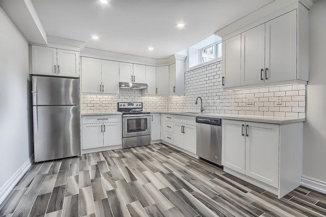 770 Queen (Lower) St, Newmarket, L3Y 2J5 | Image 3