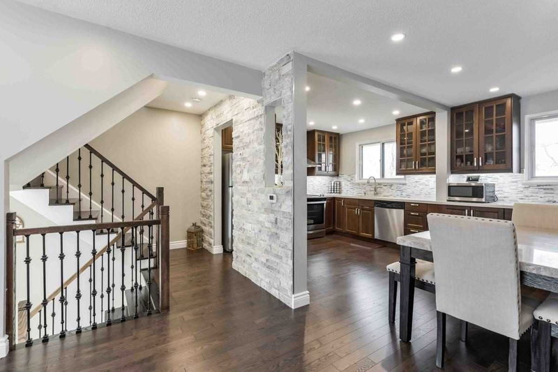 40 Stately Way, Markham, L3T3Z8 | Image 3