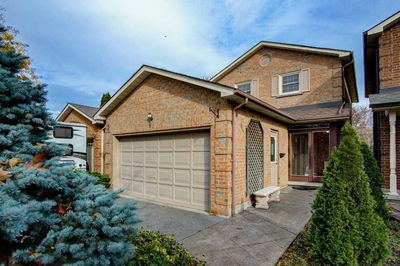 Detached House sold at 61 Trothen Circle, Markham, Markham Village, L3P4H3 - MLS: N4631600