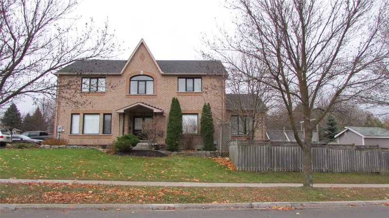 29 Batson Dr, Aurora, L4G7G8 | Image 2