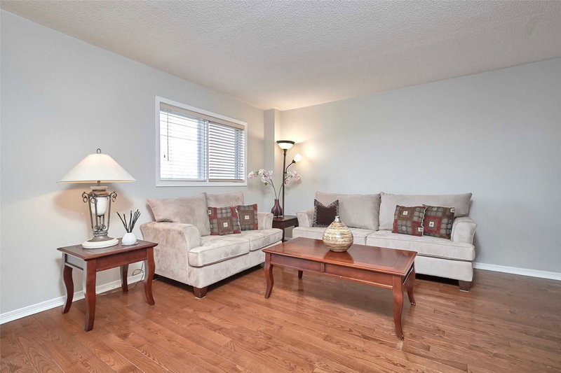 361 Gaston Pl, Newmarket, L3Y8M4 | Image 3