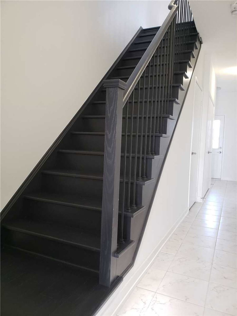 209 Harding Park St, Newmarket, L3Y0E1 | Image 3