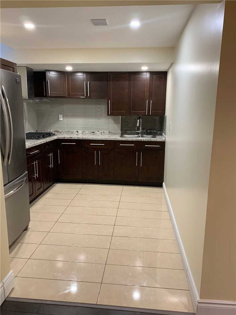 Bsmt - 106 Wood Rim Dr, Richmond Hill, L4E4M9 | Image 2