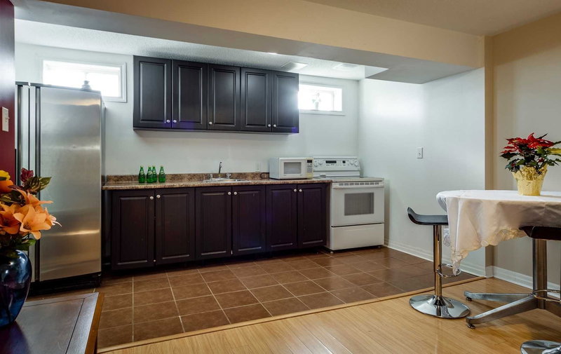 Bsmt - 294 Wildberry Cres, Vaughan, L4H2H6 | Image 2