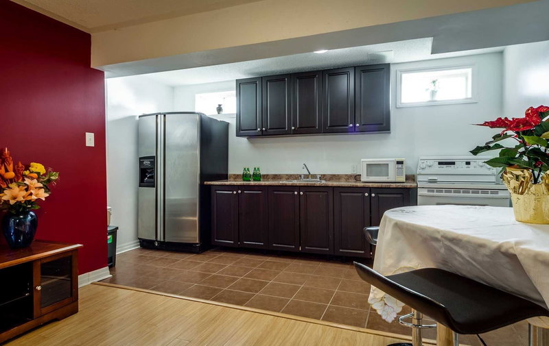 Bsmt - 294 Wildberry Cres, Vaughan, L4H2H6 | Image 3