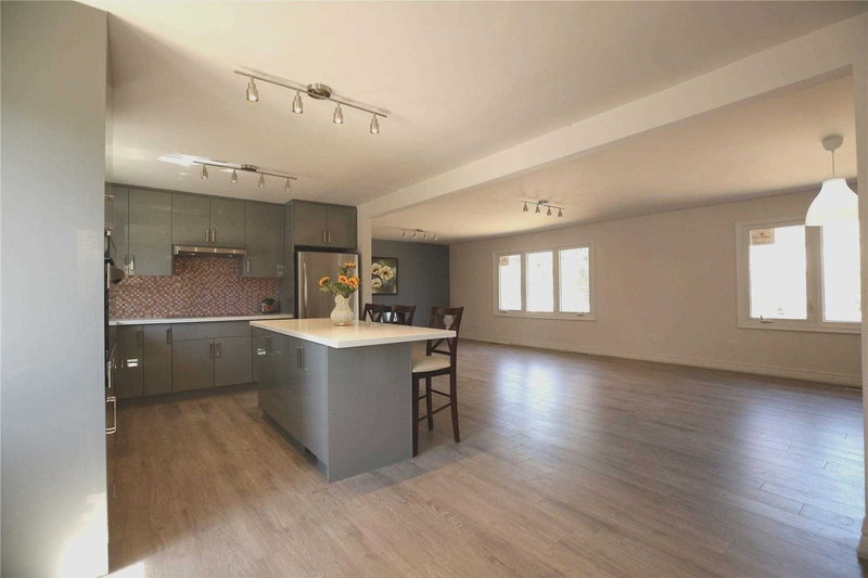 344 Steeles Ave E, Markham, L3T1A8 | Image 2