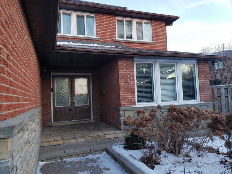 266 London Rd, Newmarket, L3Y6K8 | Image 2