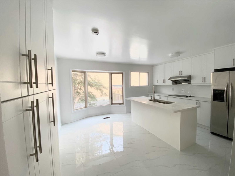 94 Pinewood Dr, Vaughan, L4J5P6 | Image 3