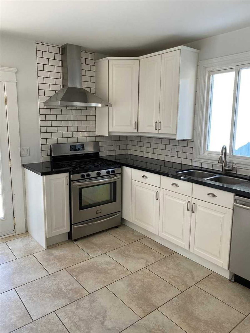 46 George St, Aurora, L4G2S2 | Image 3