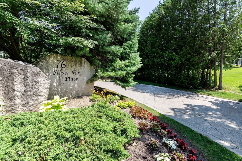 76 Silver Fox Pl, Vaughan, L6A1G2 | Image 2