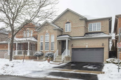 Detached House sold at 74 Turnbridge Road, Aurora, Ontario, L4G7S7 - Bayview Wellington - MLS: N4694051
