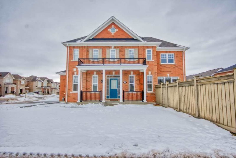 246 Thomas Phillips Dr, Aurora, L4G0T6 | Image 2