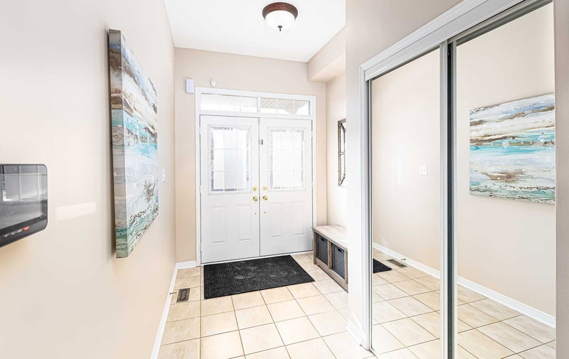 25 White Beach Cres, Vaughan, L6A4K6 | Image 2