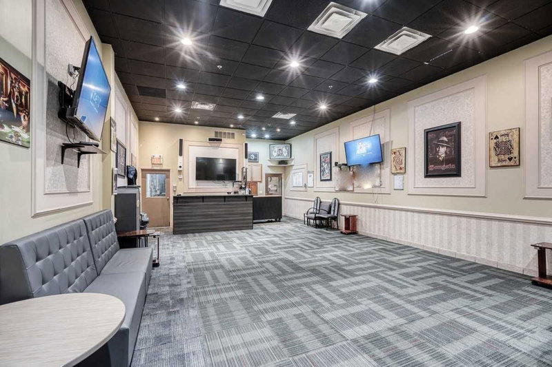 14 - 3300 Steeles Ave, Vaughan, L4K 2Y4 | Image 3