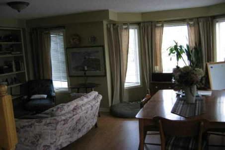 2 Castle Park Blvd, Vaughan, L4H1M5 | Image 2