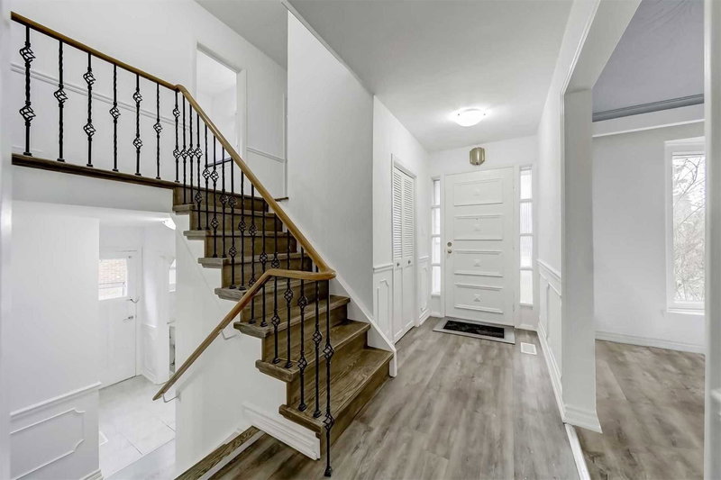 6 Willowgate Dr, Markham, L3P1G2 | Image 2