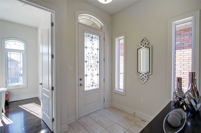 19 Westmount Dr, New Tecumseth, L9R 0P5 | Image 3